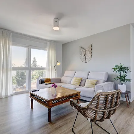 Bright Penthouse With Swimming Pool In
