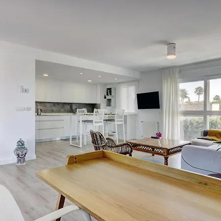 Apartment Bright Penthouse With Swimming Pool In