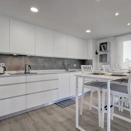 Bright Penthouse With Swimming Pool In * Marbella