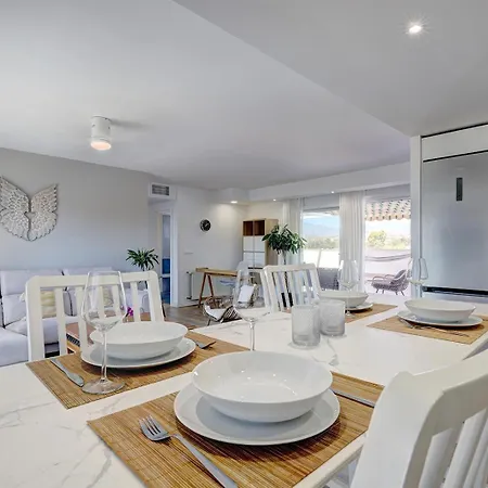 Apartment Bright Penthouse With Swimming Pool In *