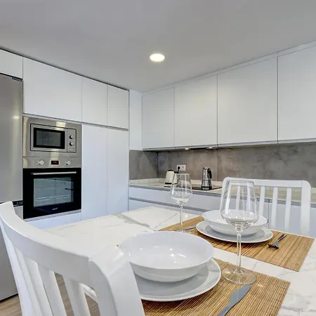 Bright Penthouse With Swimming Pool In *
