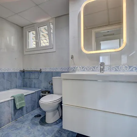 Bright Penthouse With Swimming Pool In Marbella
