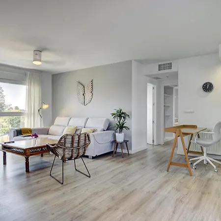 Bright Penthouse With Swimming Pool In