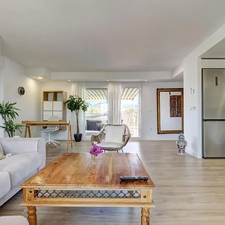 Bright Penthouse With Swimming Pool In Marbella