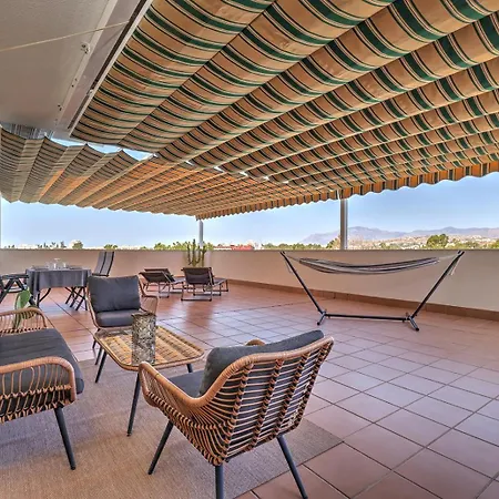 Bright Penthouse With Swimming Pool In