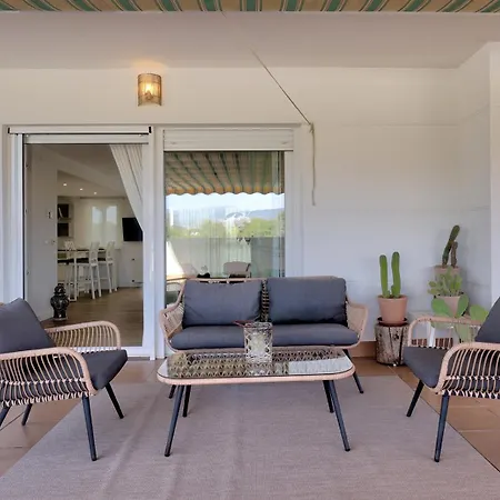 Appartement Bright Penthouse With Swimming Pool In